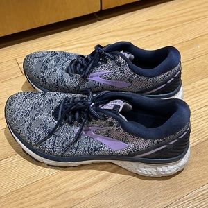 Brooks Ghost 11, size 9.5